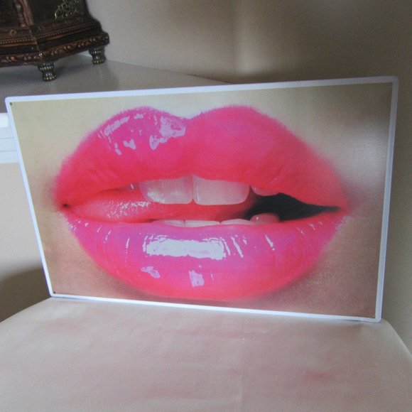 Lips Metal Sign - Picture 1 of 10